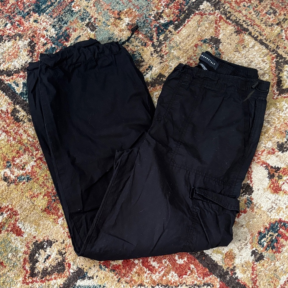 Aeropostale Women’s Black Parachute Cargo Pant